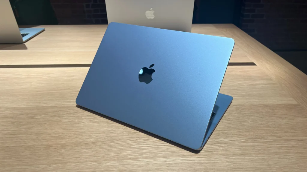 MacBook Air M5 हुआ सस्ता! भारी डिस्काउंट के बाद कीमत में बड़ी गिरावट 1 MacBook Air M5